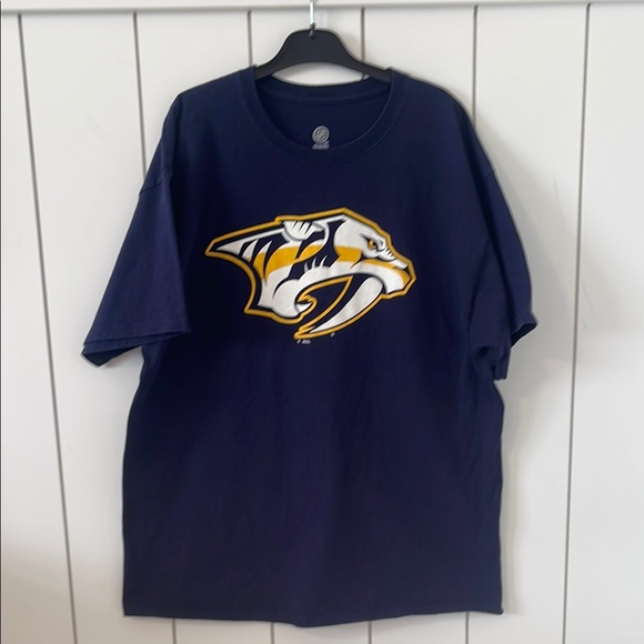 Nashville Predators Hockey Navy Graphic T-Shirt XL Great Pre-loved condition - Picture 1 of 6
